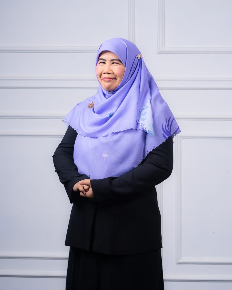 FARAH DIBA
