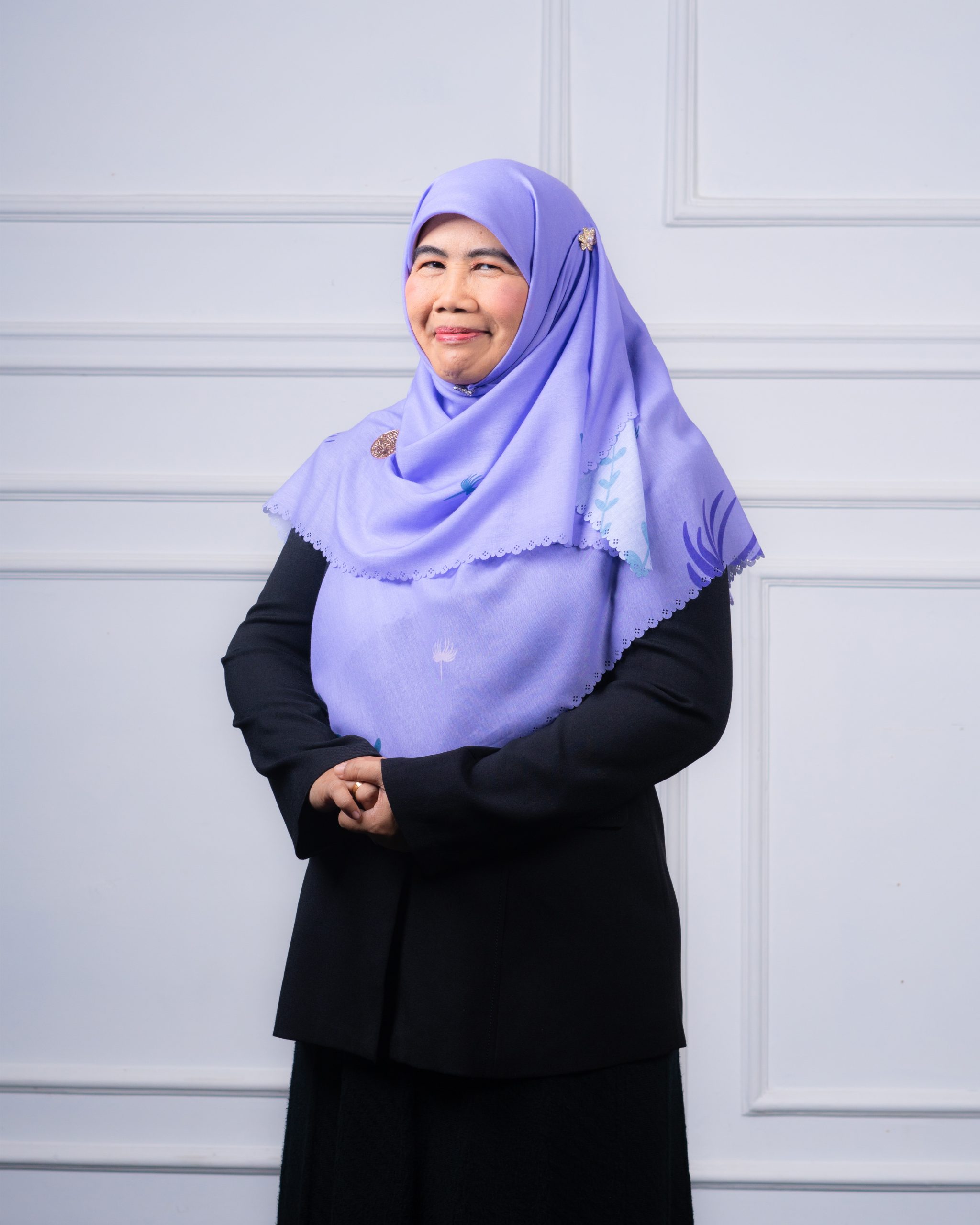 Dr. Ir. Farah Diba, S.Hut., M.Si., IPU.