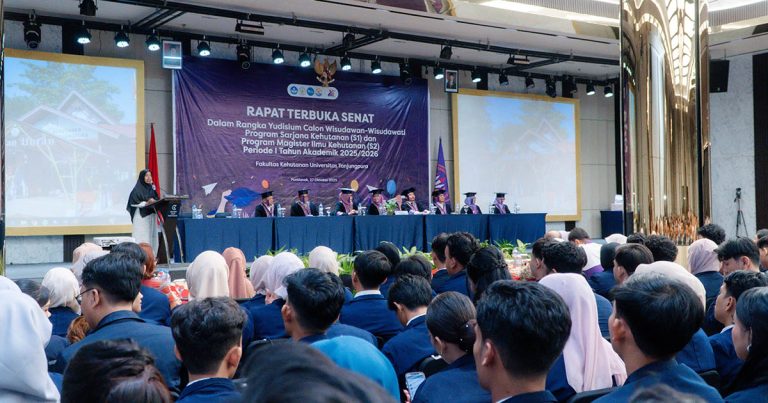 Rapat Senat Terbuka Yudisium Fahutan UNTAN dipimpin Dekan