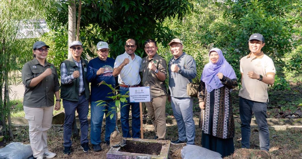 Penanaman Pohon Pejabat Lintas Sektor Webinar Gender DAS Fahutan