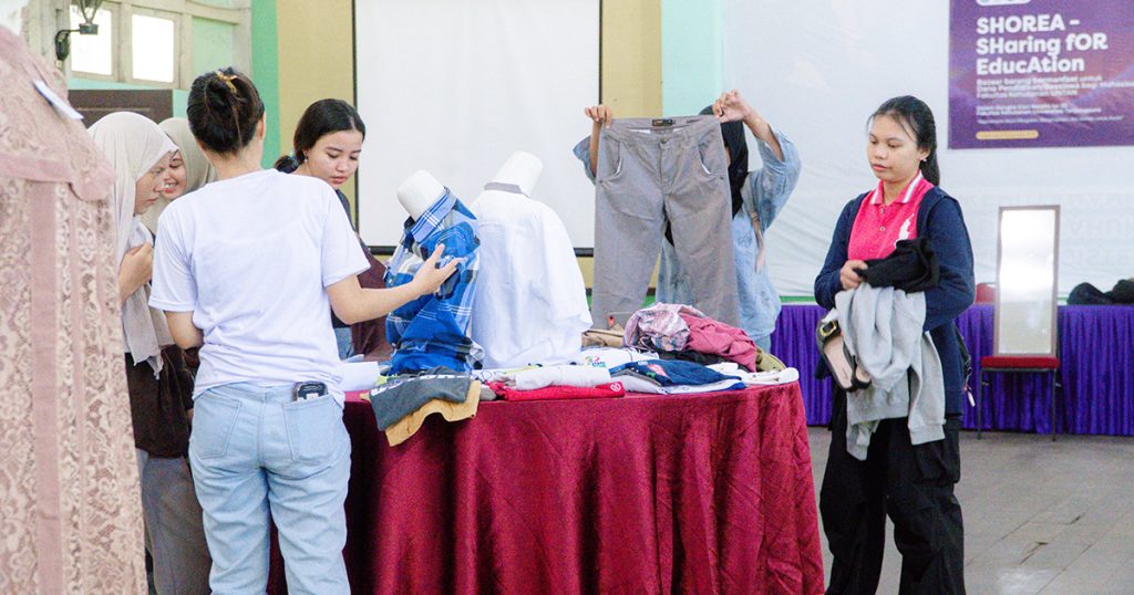 Bazaar SHOREA Mahasiswa Donasi Barang Dosen Fakultas Kehutanan
