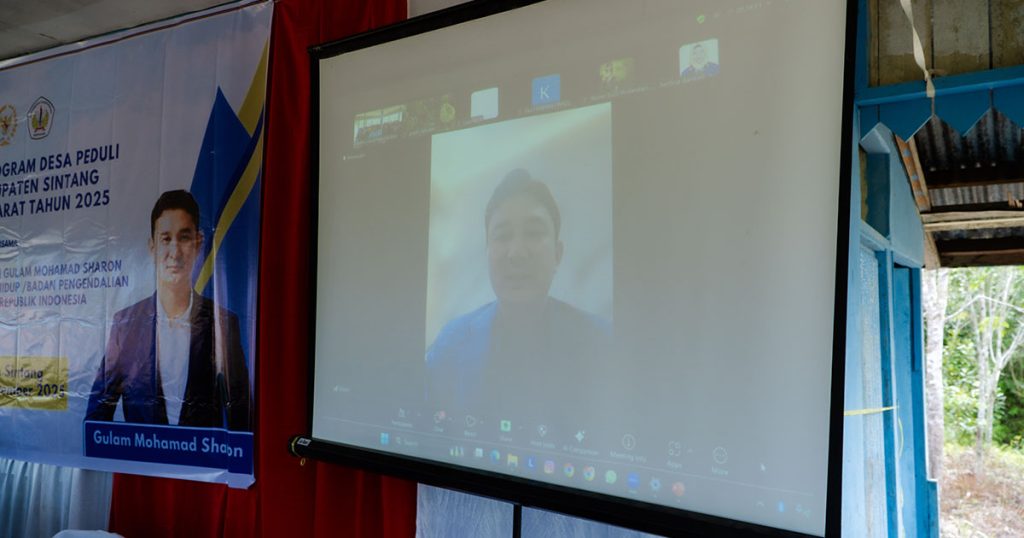 Gulam Sharon Anggota DPR RI Membuka Sosialisasi DMPG Sintang