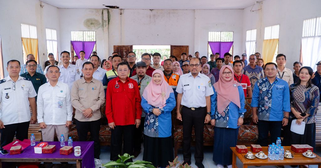 DMPG Fahutan UNTAN Landak Foto Bersama Pimpinan