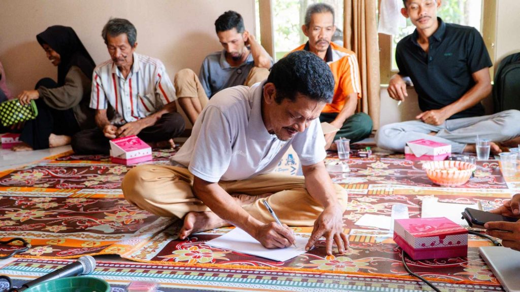 Penandatanganan Dokumen KTH Sabar Menanti Desa Peniti Besar