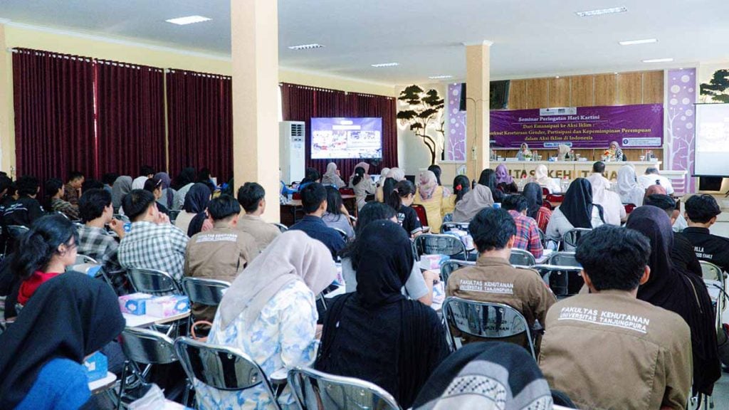 Peserta Seminar Nasional Aksi Iklim di Aula Bungur Fahutan UNTAN.