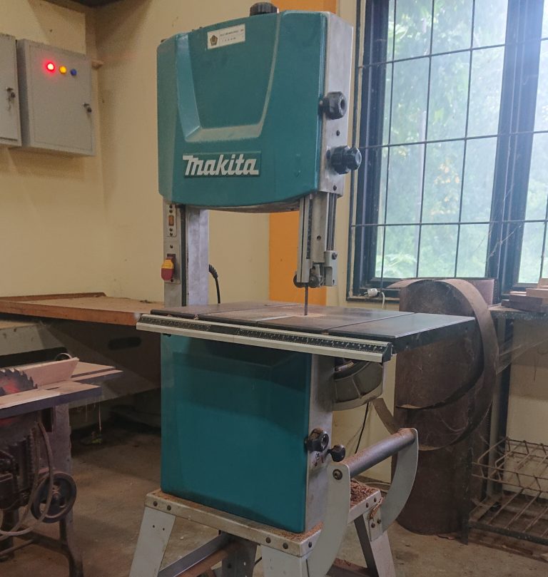 Makita Band Saw LB1200F - Copy