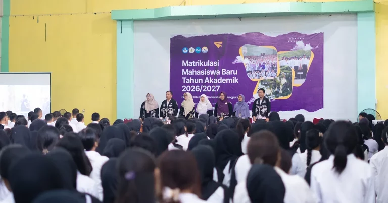 Suasana pembukaan Matrikulasi Hari Pertama 2026 Fakultas Kehutanan UNTAN oleh Dekan Dr Ir Farah Diba.