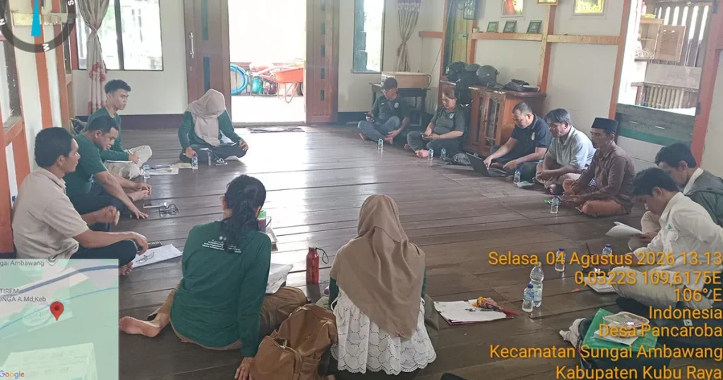 Suasana FGD partisipatif bersama warga desa dalam perumusan masalah ekosistem gambut di Kubu Raya.